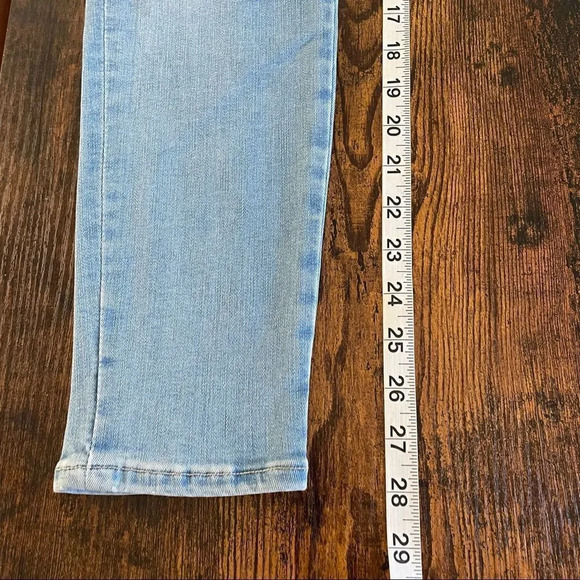 FRAME
Le One faded mid-rise skinny jeans - Picture 10 of 14